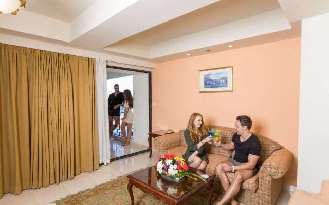 SUNRISE Holidays Resort (Adults Only)