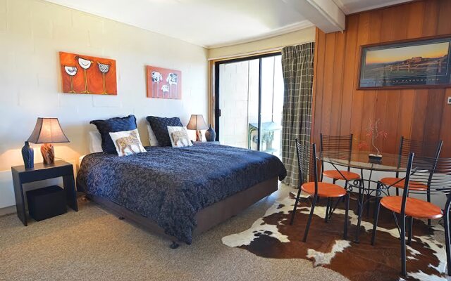 Hotham 1750 4