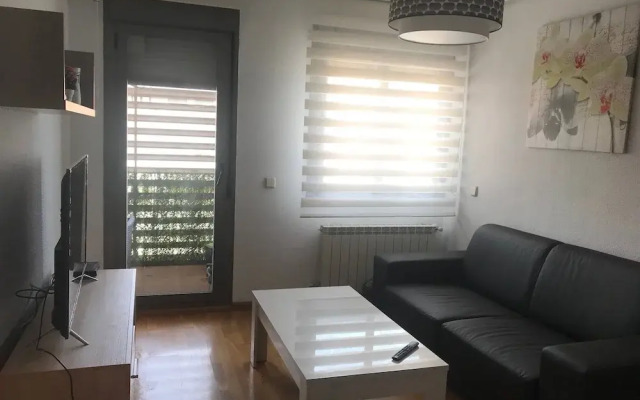 Apartamento En Madrid Situado Cerca De Metro Y Autobus