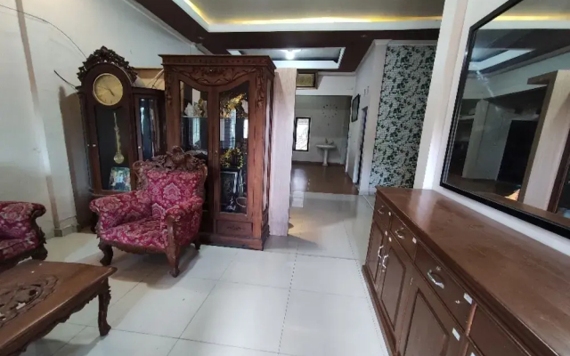 OYO 90633 Graha Dirham Homestay