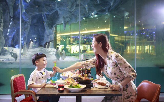 Chimelong Penguin Hotel