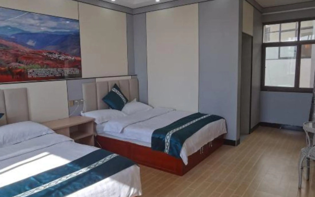 Hongtu Qicai Renjia Hostel