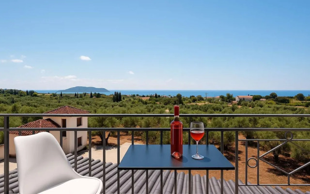 Seaview Serenity - Beachside Getaway