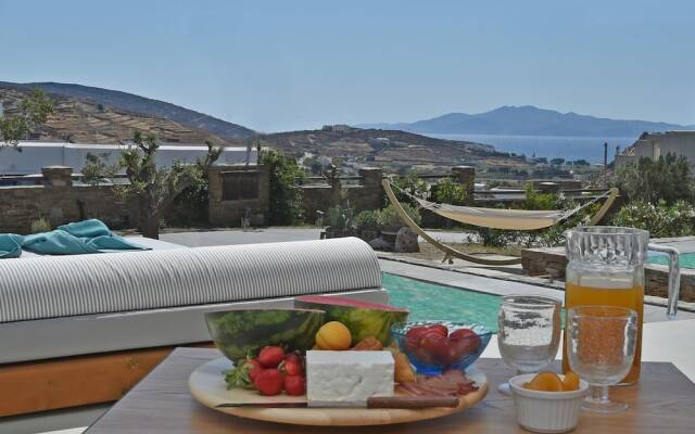 Tinos Blend Suites