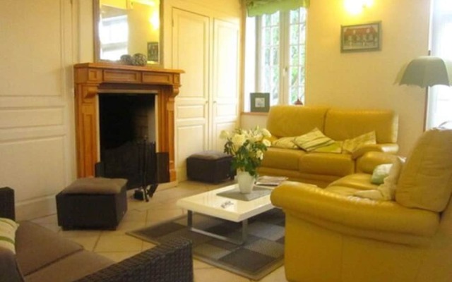 Stunning Holiday Home in Escalles near Sea