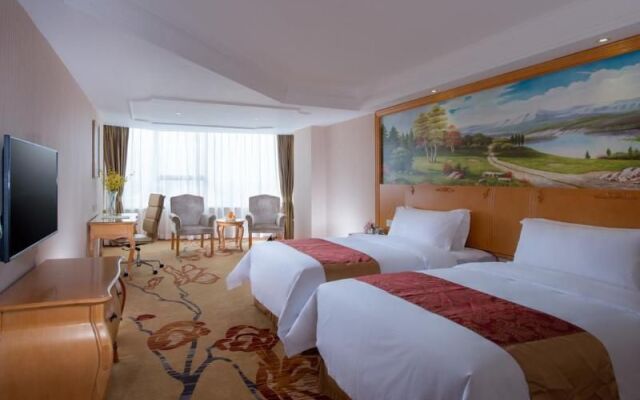Vienna Hotel Shanghai Wild Animal Park
