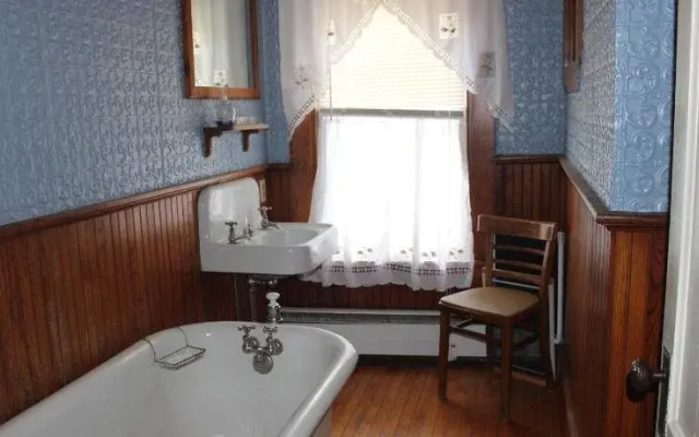 The Sterling Inn