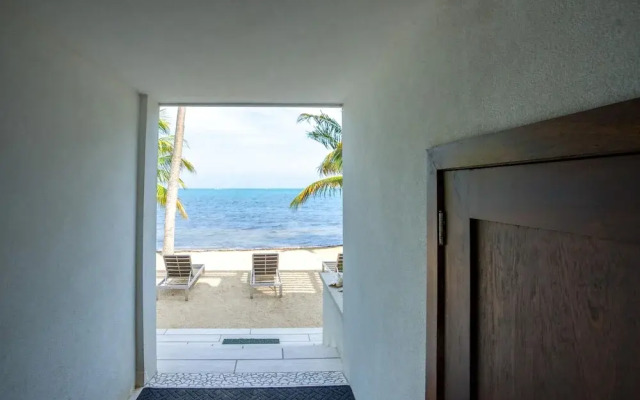 Oceanfront Sunset Gecko Condo - Second Floor 2B