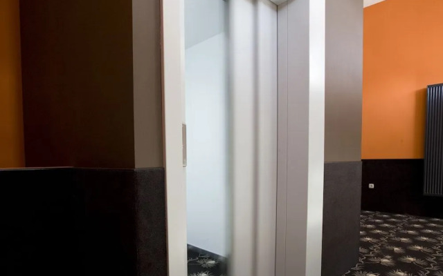 Hotel Roermond Next Door