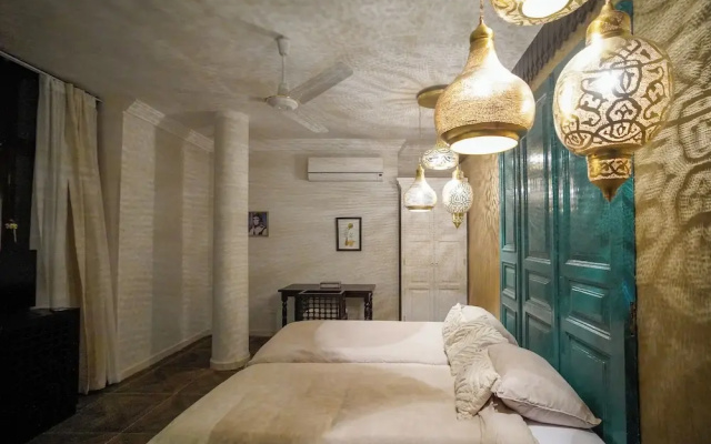 Al Wadi Hotel