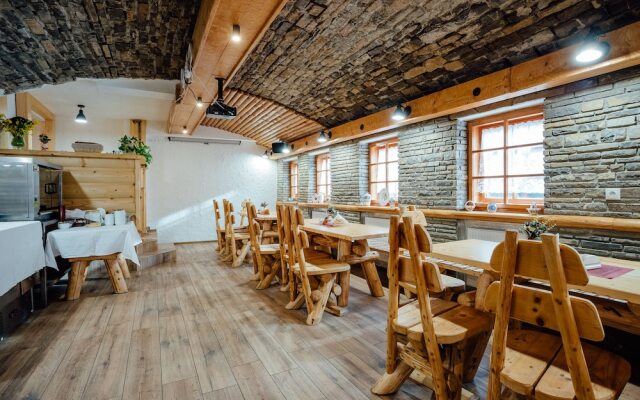 Jánošíkova Valaška Pension & Restaurant