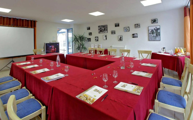 LOGIS Auberge de la Truffe - Hotel de la Mairie