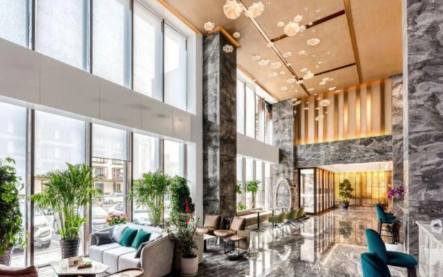 Baolifeng International Business Hotel