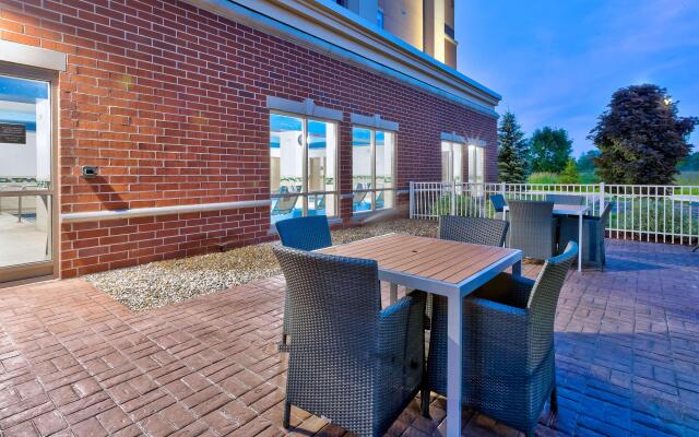 Hampton Inn & Suites Flint/Grand Blanc