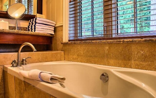 Poets Cove Resort & Spa