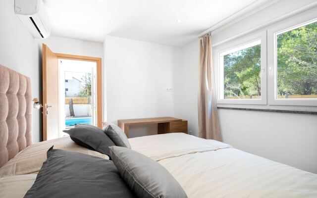 Grand Villa in Vodice With Private Swimming Pool