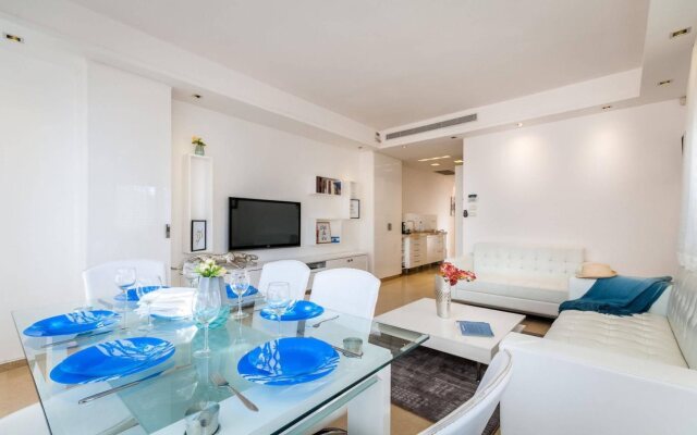 Renovated White House - Banana Beach