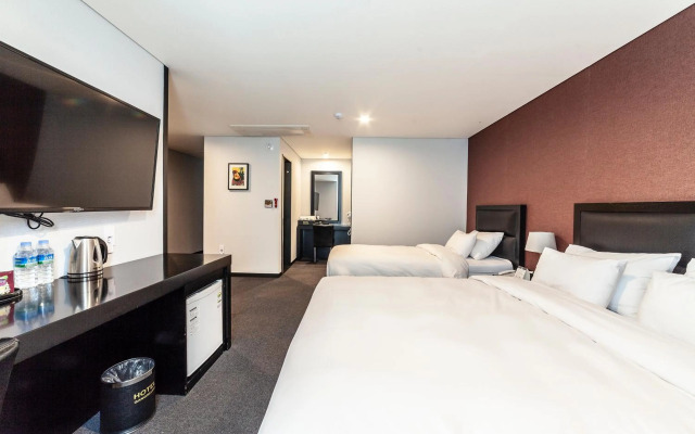 Gangneung Tourist Hotel