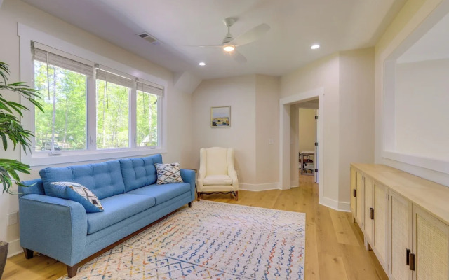 Spacious Lake Sinclair Vacation Rental w/ Dock!