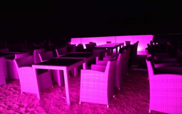Sky Beach Aparthotel