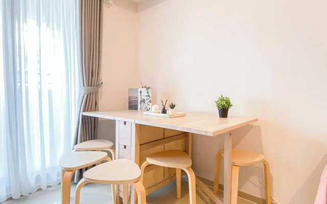 Well Furnished 3Br At Apartment Meikarta