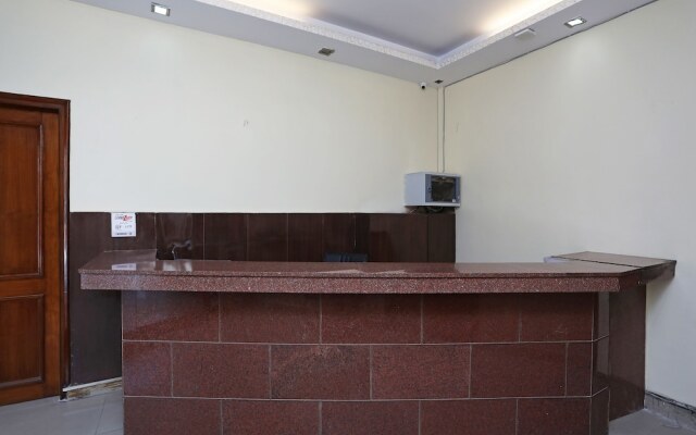 OYO 15791 Flagship Hotel Executive Hazratganj