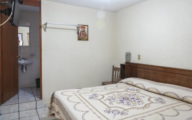 Hotel El 2000