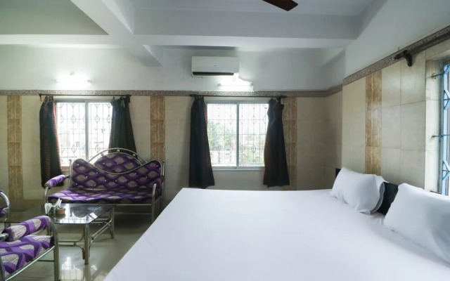 Silver Woods by OYO Rooms
