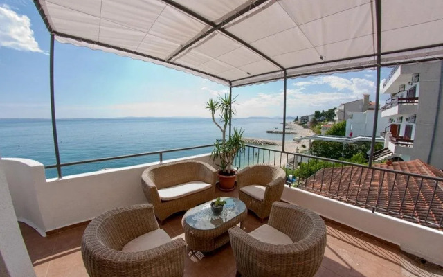 Villa Tamaris on the beach