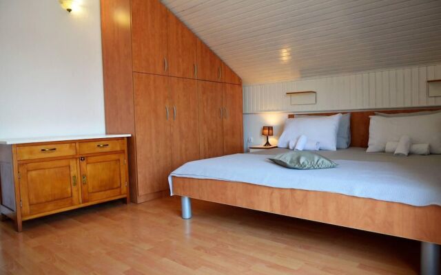 Sea View Apartment on Walking Distance to sea