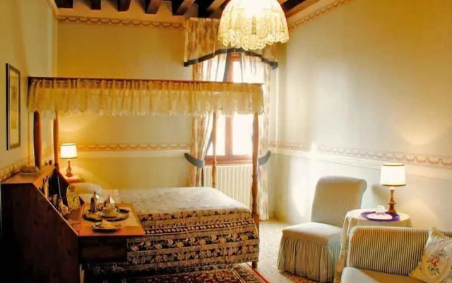 At Home A Palazzo