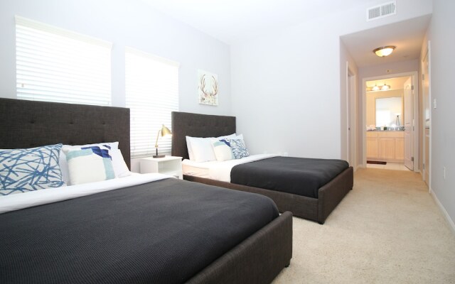 West Hollywood Deluxe Suites