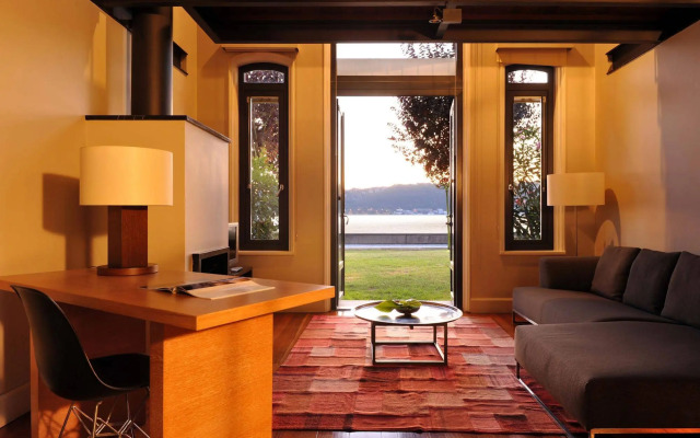 Sumahan On The Water