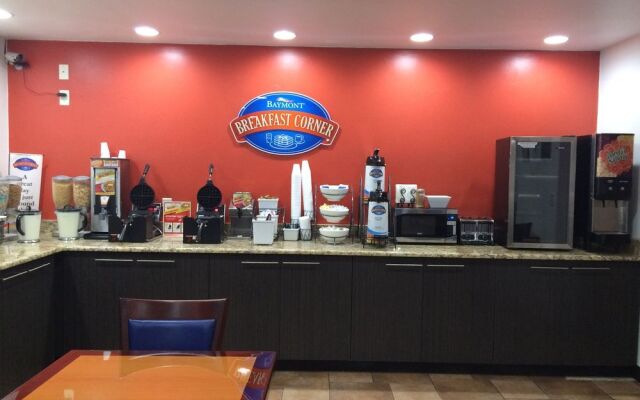 Baymont Inn and Suites Green Bay