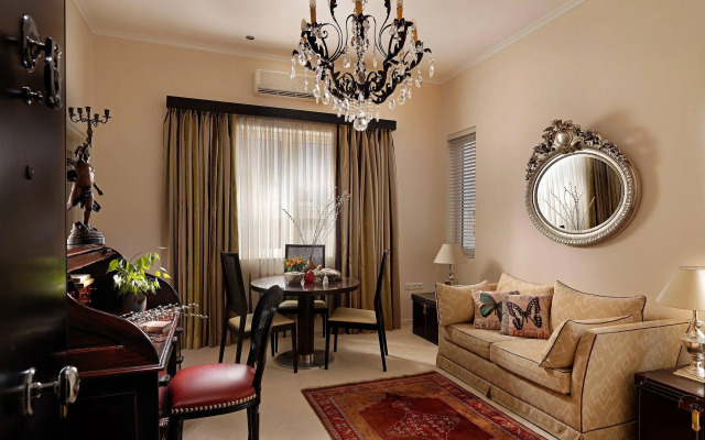 Best Western Plus Embassy Hotel