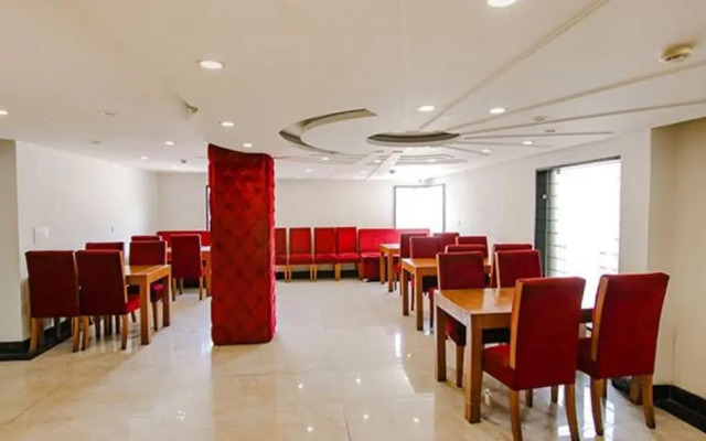 Fabhotel The Green Majestic