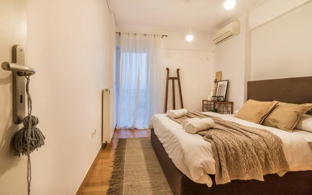 3 Bedroom apt in Athens With Acropolis View