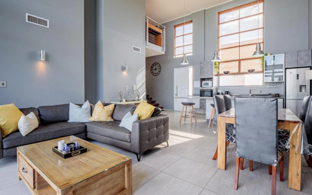 516 Point Bay - Super Stylish for Less