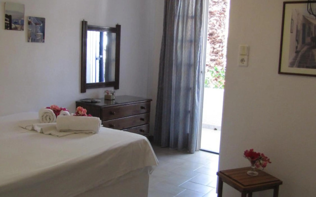 Eden Ios Rooms