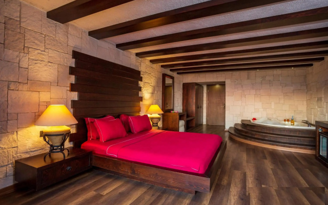 Manaspark Deluxe Hotel