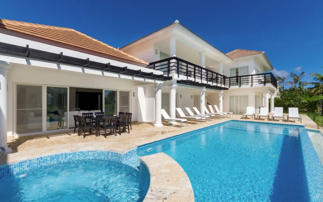 Lake View Villa