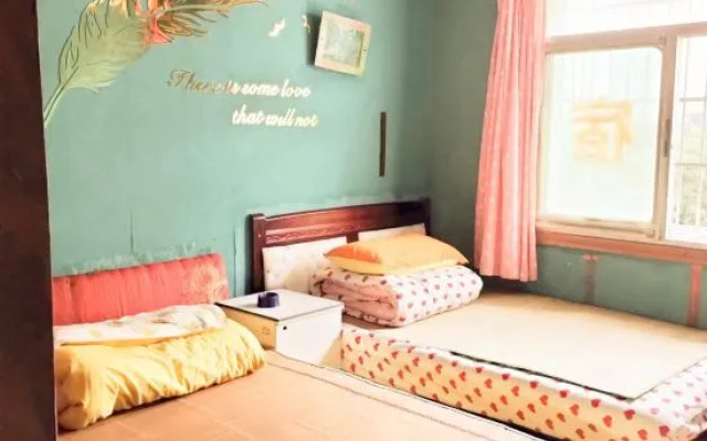 Golden Armor B&B (Fanjia New Village)