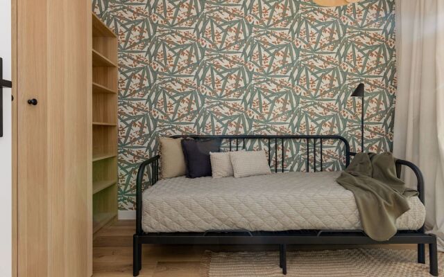 Apartment Łopuszańska Warsaw by Renters