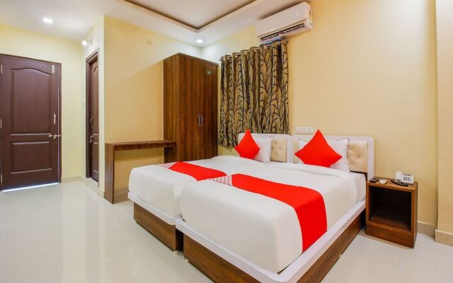 Oyo 36267 Aaditya Grand