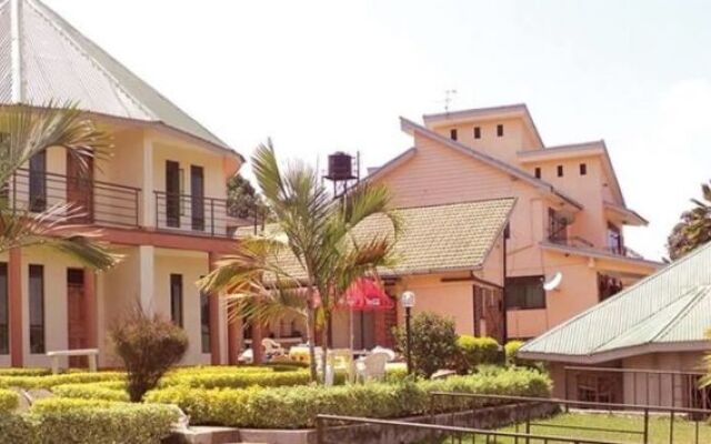 R-Courts Hotel