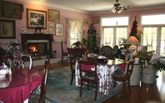 Heron Cay Lakeview Bed & Breakfast Inn