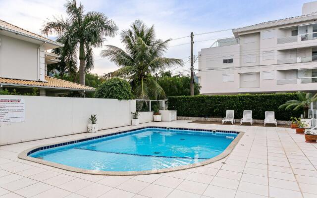 Apto com churrasqueira a 450m do mar RIC205