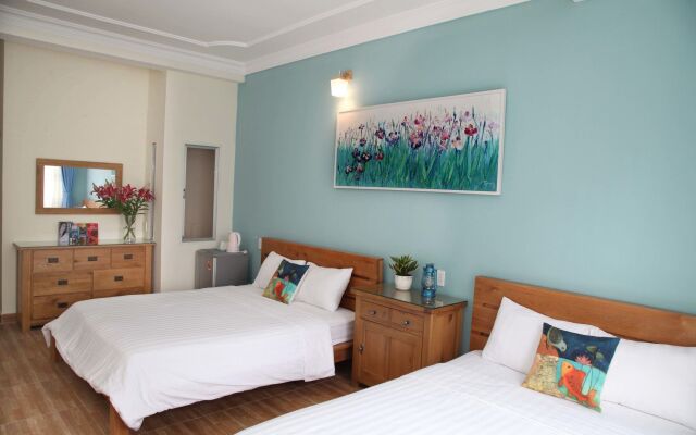 Cozy Hotel - 140 Cong Quynh