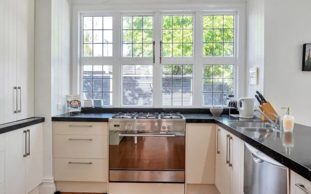 Classic 3 Bedroom Home near Ponsonby Rd