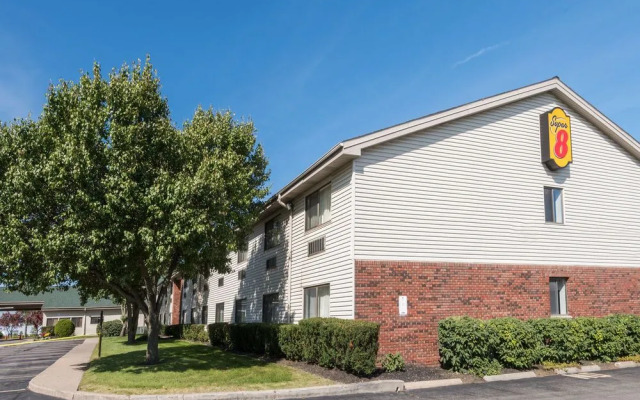 Super 8 Henrietta/Rochester Area